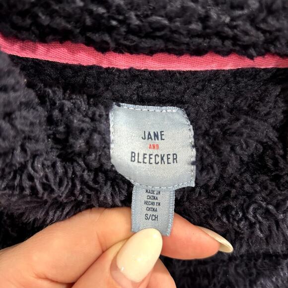 Jane and Bleecker Navy Plush Pullover Sz S - Picture 3 of 4
